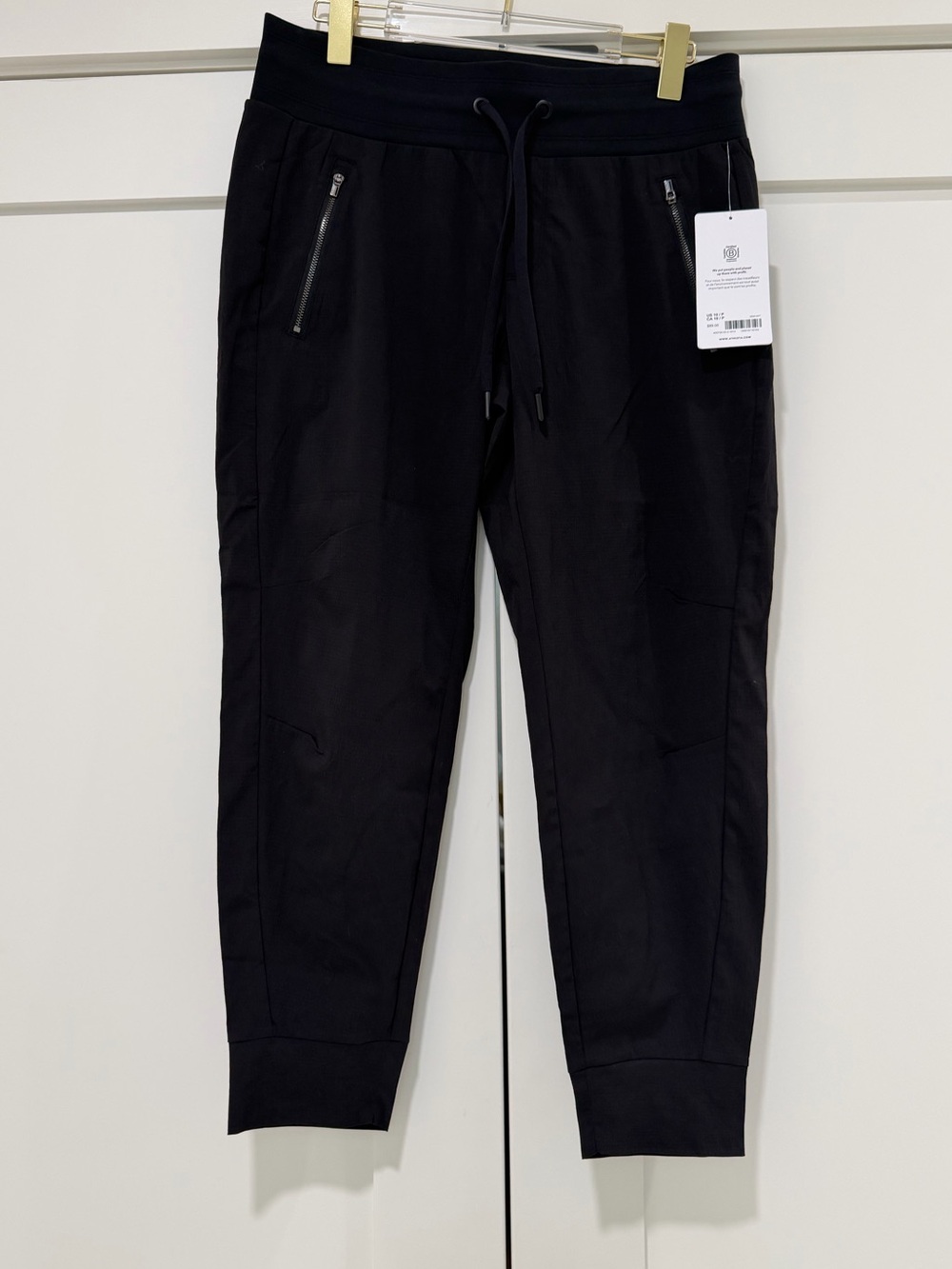 NWT Athleta Black Jogger Pants – Women’s Size 10 Petite
